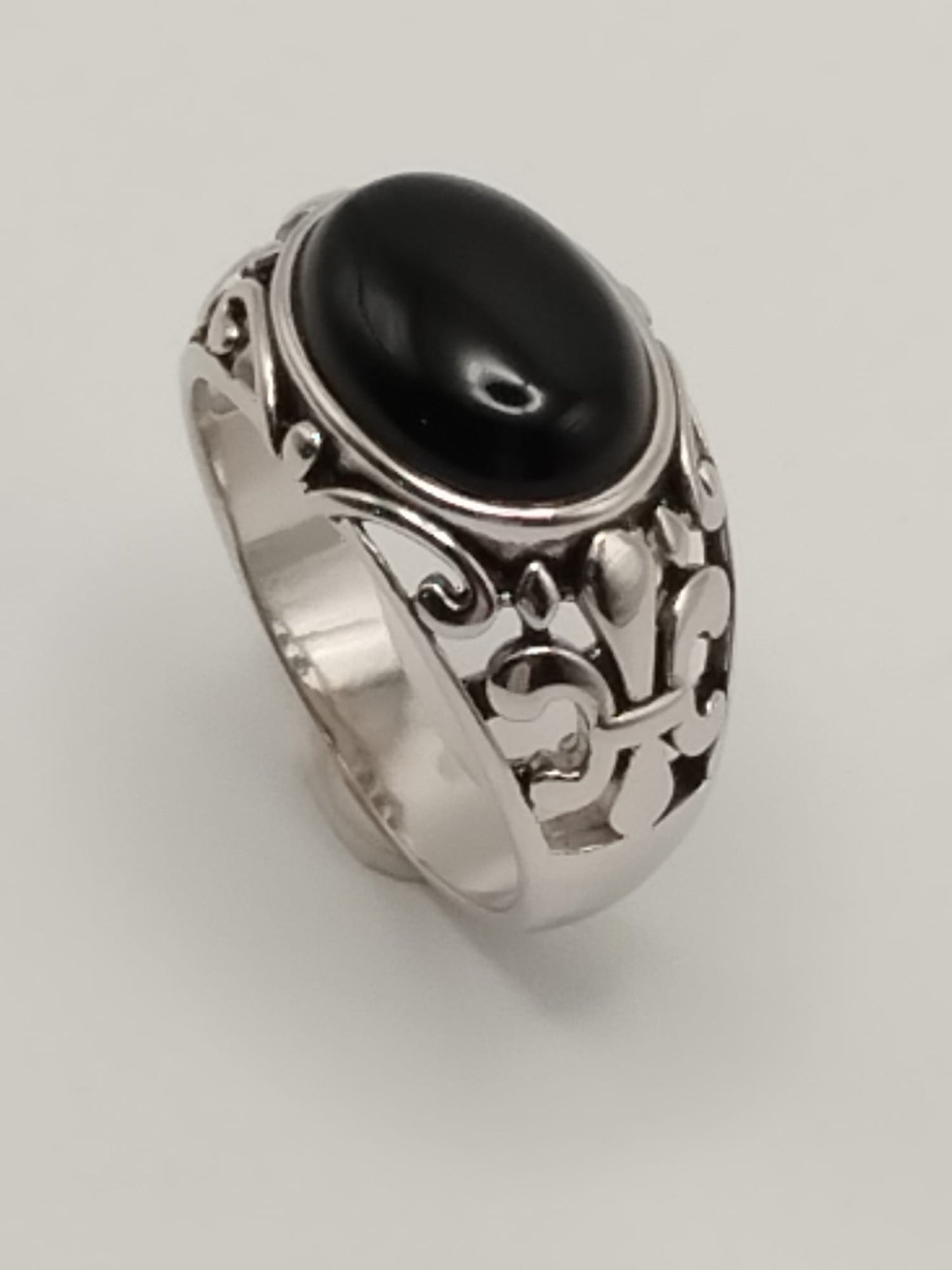 Anello Uomo in Argento 925 con Zircone ovale Nero – motivo Giglio - misura 63