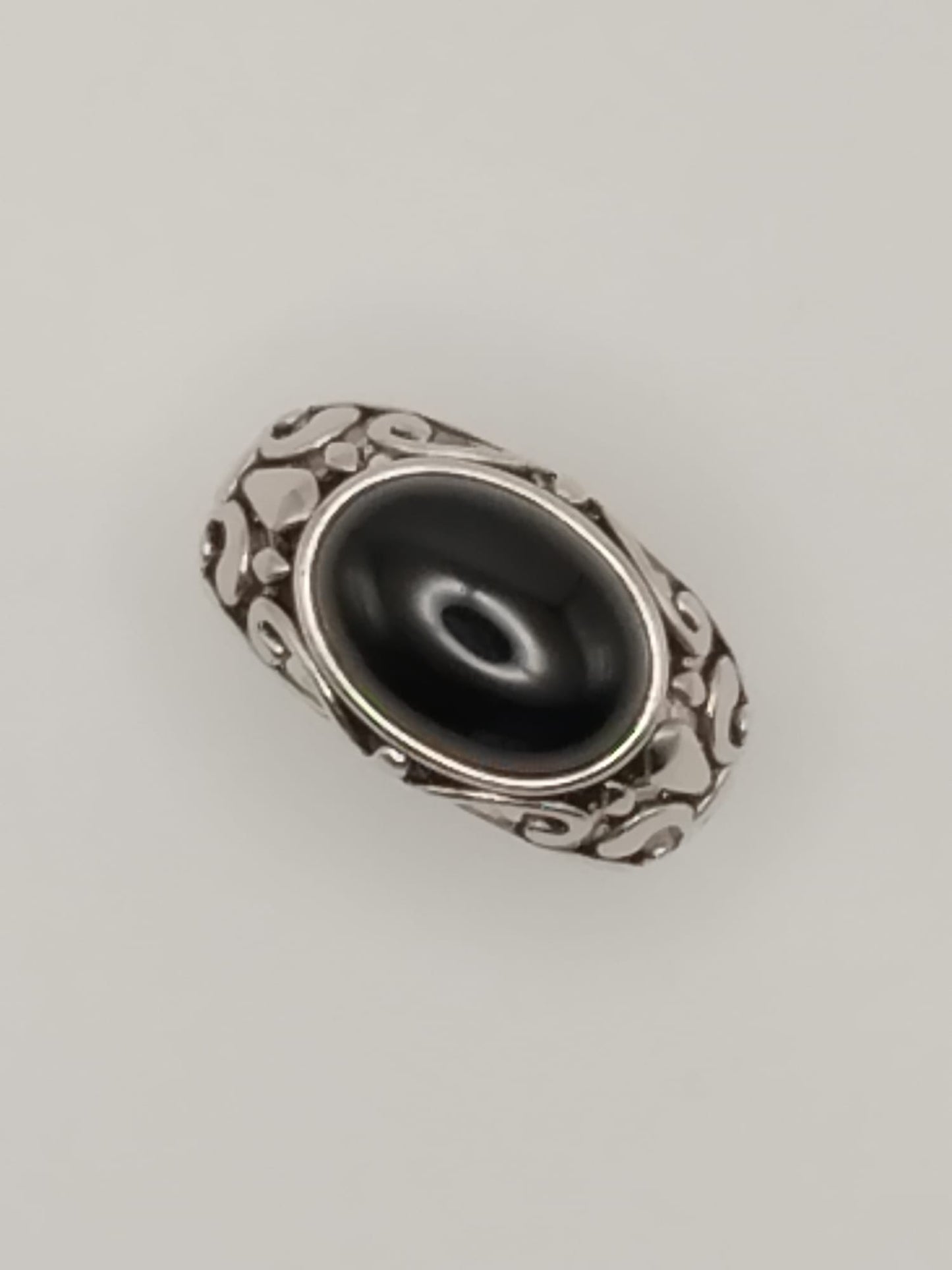 Anello Uomo in Argento 925 con Zircone ovale Nero – motivo Giglio - misura 63
