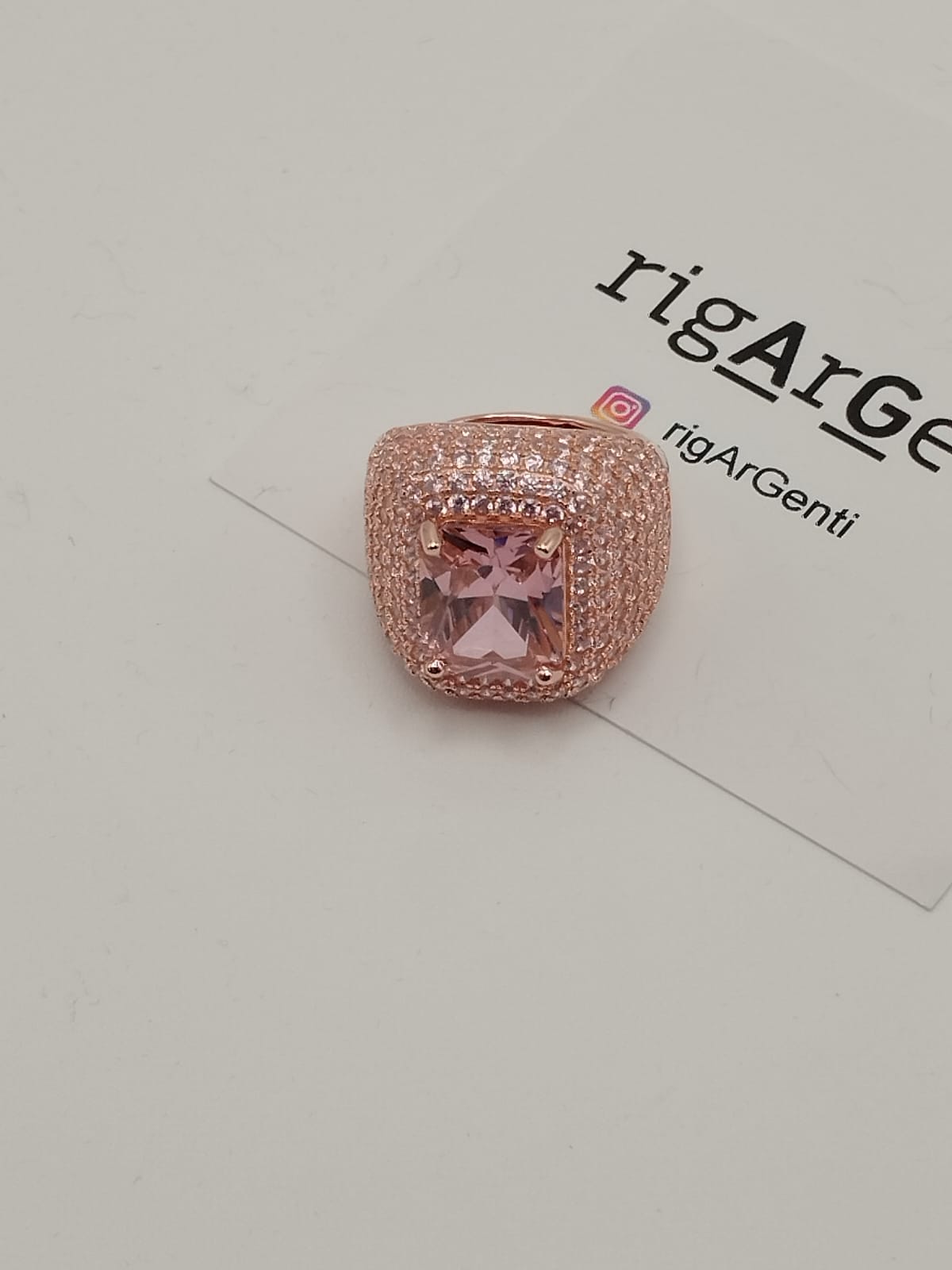 Anello in Argento 925 con zircone centrale Rosa e pavè di zirconi Rosa - misura 52 regolabile
